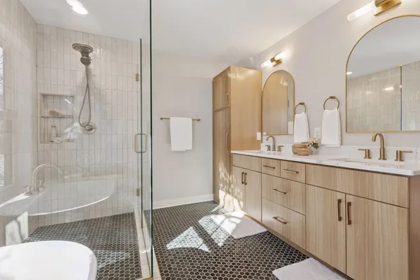 Spa Bathroom Suite