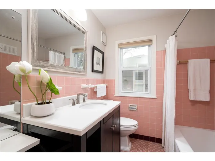 Guest Bathroom Remodel — Inglewood Ave — Before
